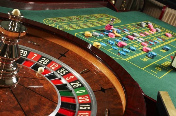 minitogel mobile interface displaying live football markets and casino tables